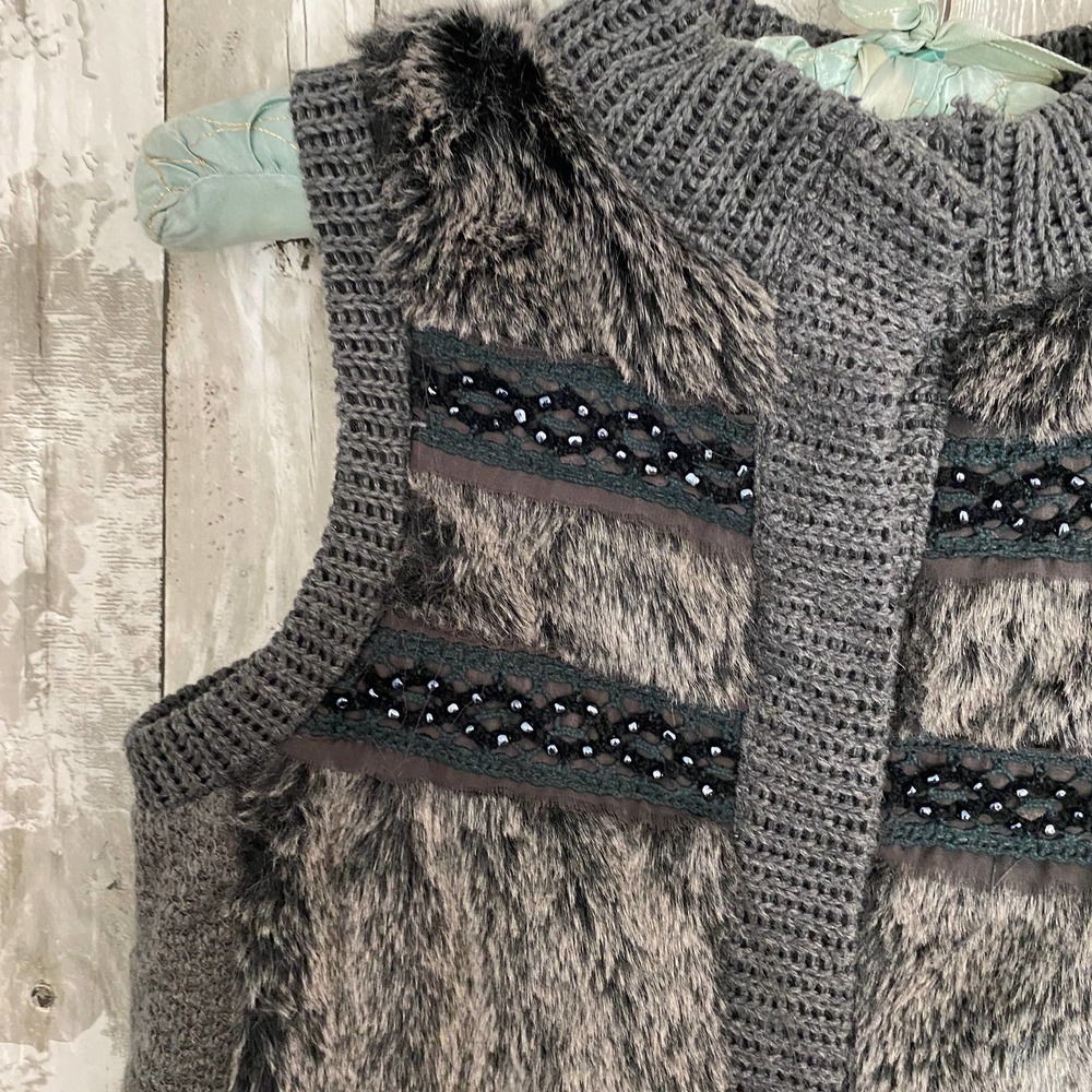 Miss me grey faux fur vest S - Picture 2 of 6